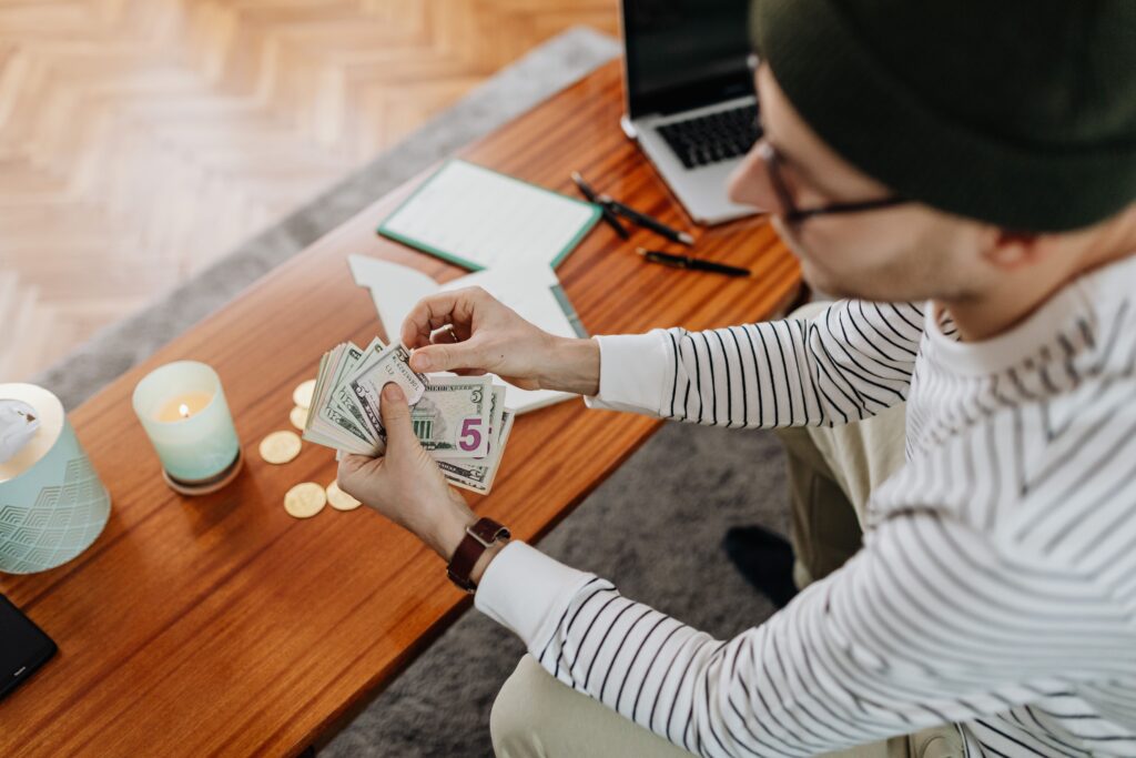 How To Save And Invest Side Hustle Earnings